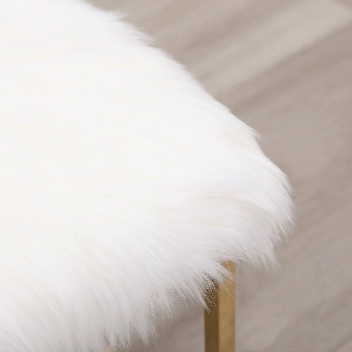 White Faux Fur Ottoman Q618