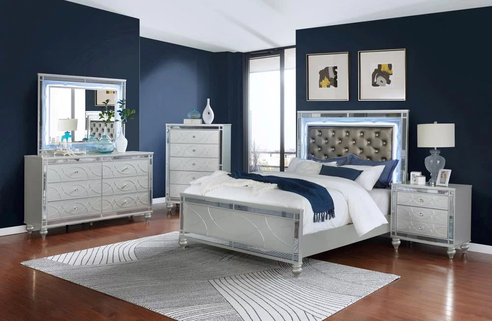 4-piece Eastern King Bedroom Set with LED Lighting C858