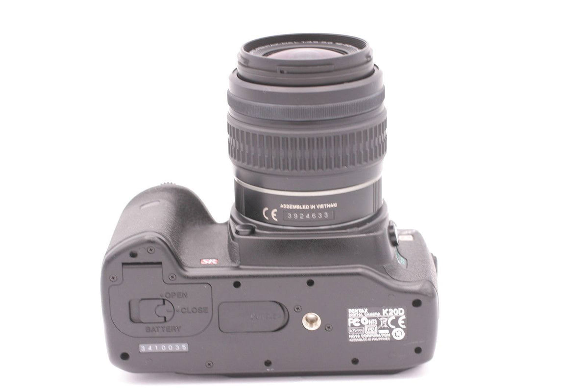 SLR Digital Camera U911740