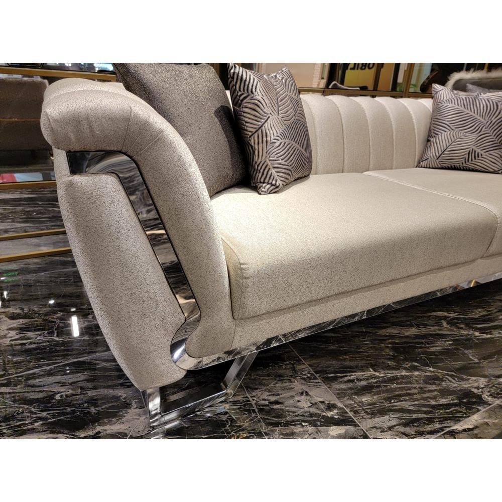 Cream 3 Seat Sofa F6569