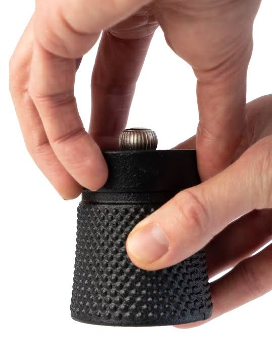 Cast Iron Pepper Mill Black U809
