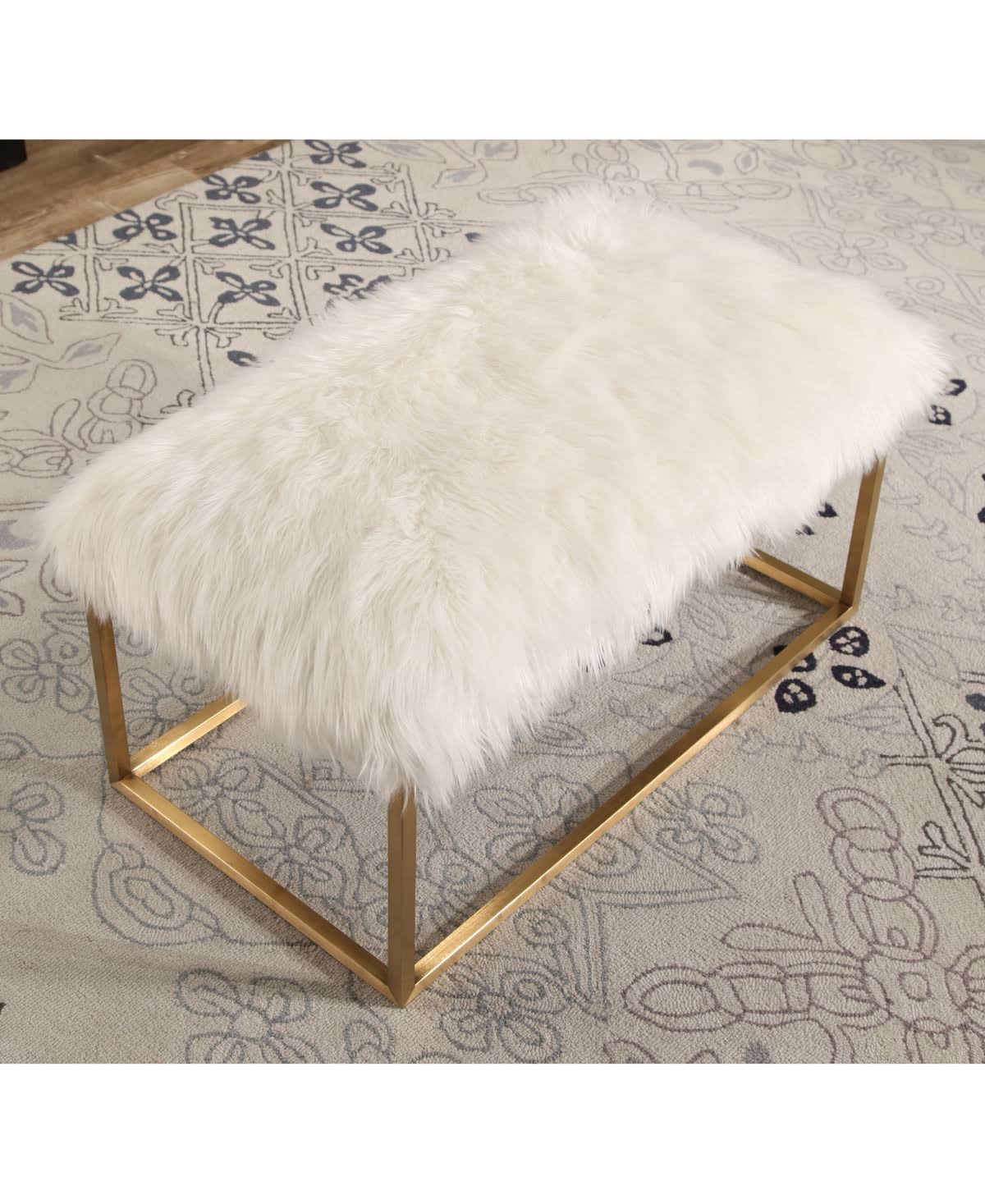 White Faux Fur Ottoman Q618