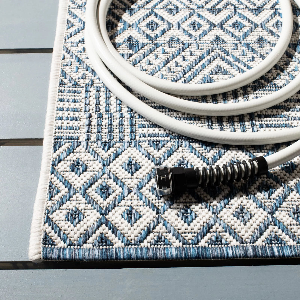 Blue/Navy Geometric Area Rug R923